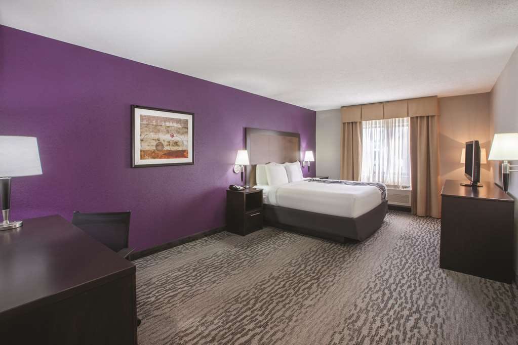 Hotel La Quinta Inn & Suites by Wyndham Erie photo 5
