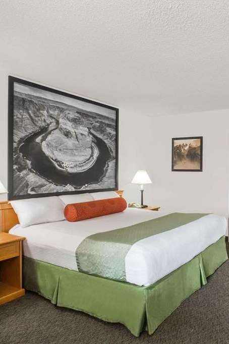 Hotel Super 8 by Wyndham Salina/Scenic Hills Area photo 1