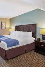 Hotel Days Inn Petoskey photo 1
