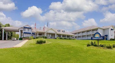 Days Inn by Wyndham Petoskey