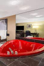 Hotel SE Niagara Falls by the Falls photo 2