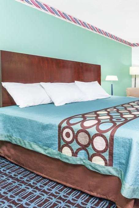 Hotel Super 8 by Wyndham Sterling Heights/Detroit Area photo 1