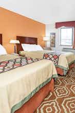 Hotel Super 8 by Wyndham Sterling Heights/Detroit Area photo 2