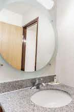 Hotel Super 8 by Wyndham Sterling Heights/Detroit Area photo 4