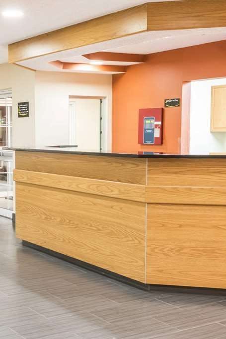 Hotel Super 8 by Wyndham Columbus West photo 5