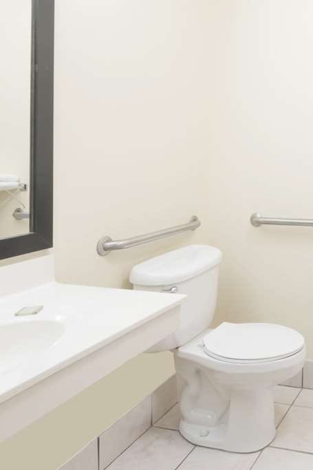 Hotel Super 8 by Wyndham Columbus West photo 4