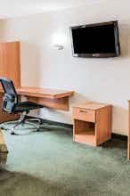 Hotel Super 8 by Wyndham Columbus West photo 3