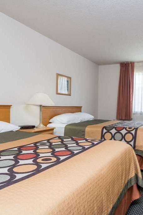 Hotel Super 8 Sheldon photo 2