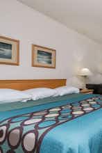 Hotel Super 8 Sheldon photo 1