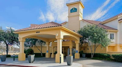 La Quinta Inn & Suites by Wyndham Dallas DFW Airport North
