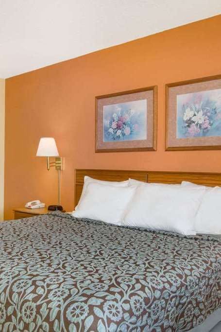 Hotel Days Inn by Wyndham Childersburg/Sylacauga photo 1