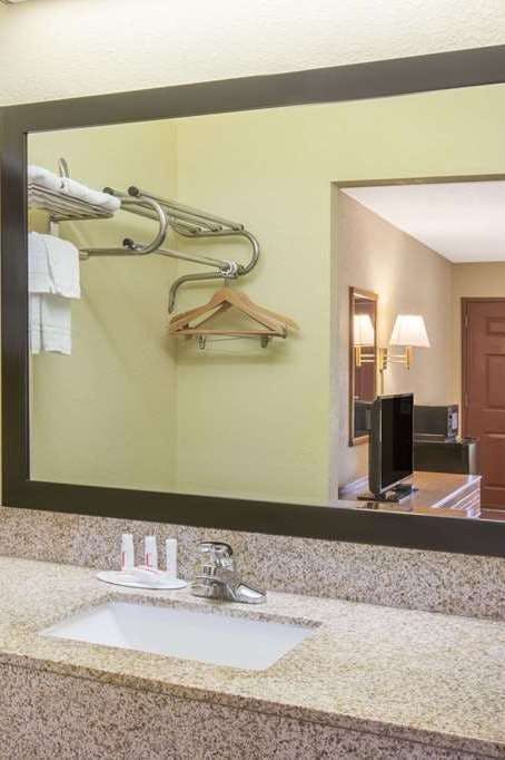 Hotel Days Inn by Wyndham Childersburg/Sylacauga photo 3