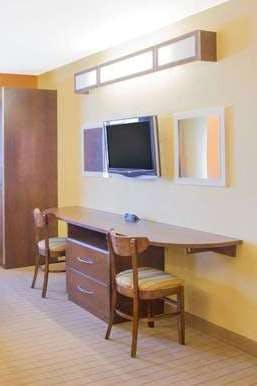 Hotel Microtel Inn & Suites by Wyndham Albertville photo 4