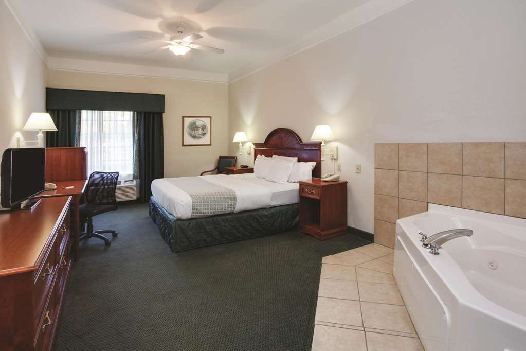 Hotel La Quinta Inn and Suites Fort Myers I-75 photo 1
