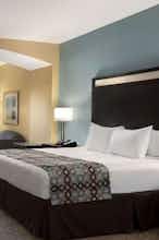 Hotel Days Inn and Suites Gonzales photo 1