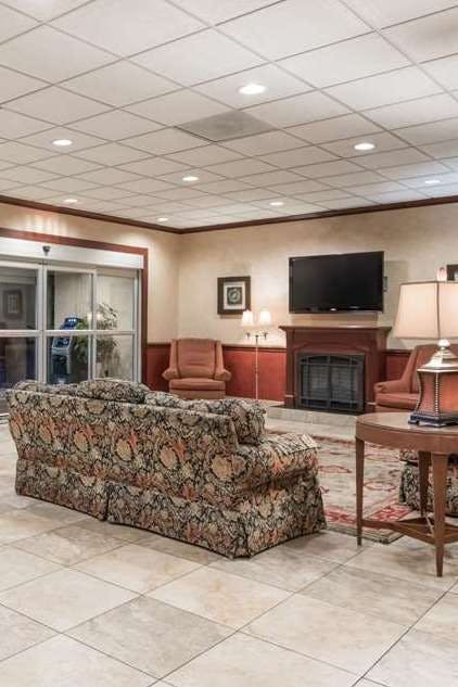 Hotel Ramada by Wyndham State College Hotel & Conference Center photo 5