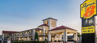 Super 8 Columbia