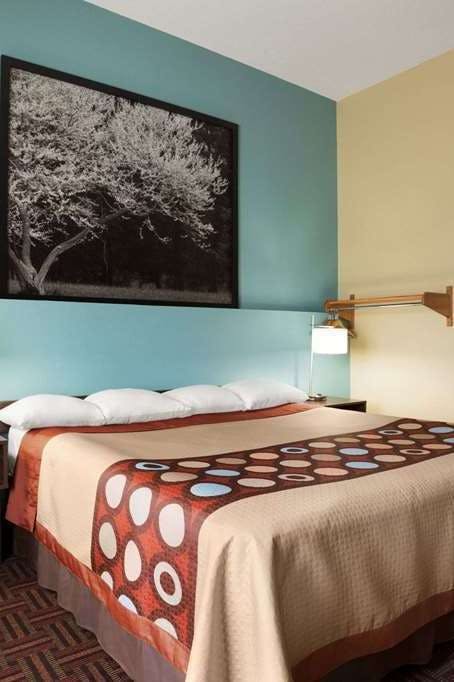 Hotel Super 8 Marion photo 2