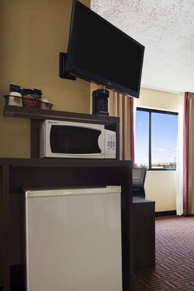 Hotel Super 8 Marion photo 3