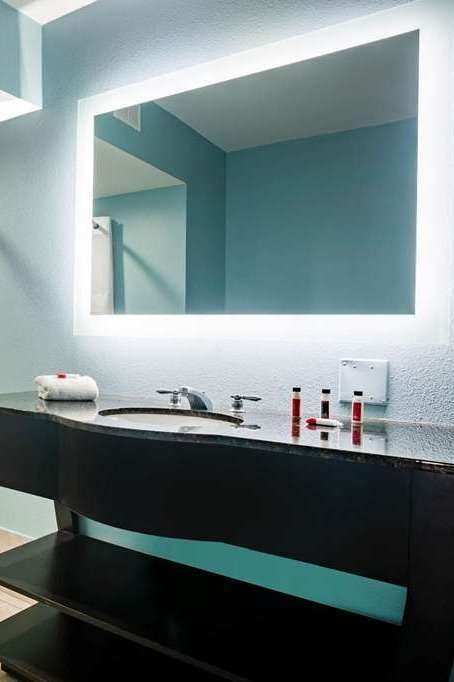 Hotel Super 8 by Wyndham Mobile I-65 photo 4