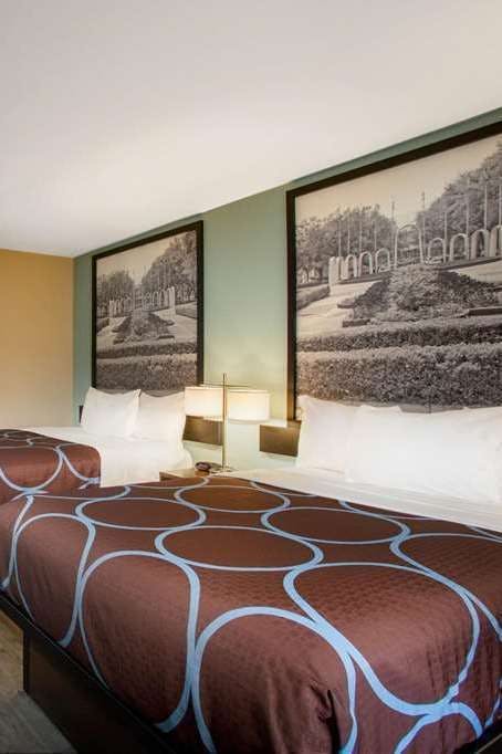 Hotel Super 8 by Wyndham Mobile I-65 photo 2