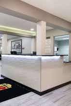 Hotel Super 8 by Wyndham Rochester Mayo Clinic Area photo 4