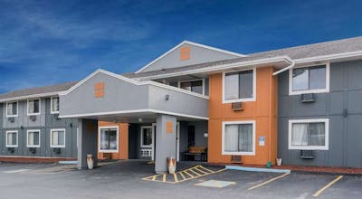 Super 8 by Wyndham Rochester Mayo Clinic Area