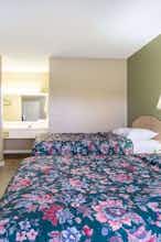 Hotel Super 8 by Wyndham Monticello photo 3