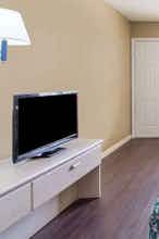 Hotel Super 8 by Wyndham Monticello photo 4