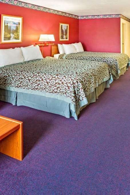 Hotel Days Inn and Suites Gresham photo 2