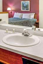 Hotel Days Inn and Suites Gresham photo 4