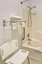 Hotel Days Inn and Suites Gresham photo 5