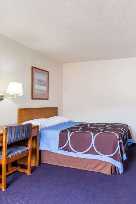 Hotel Super 8 by Wyndham Sidney NY photo 1