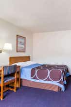 Hotel Super 8 by Wyndham Sidney NY photo 1