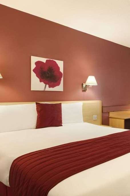 Hotel Days Inn Bradford M62 photo 1