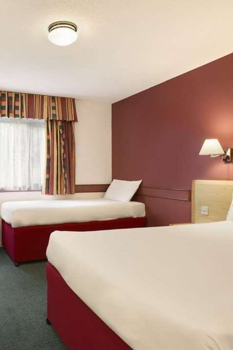 Hotel Days Inn Bradford M62 photo 2