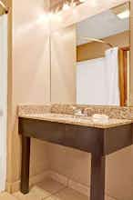 Hotel Super 8 Louisville Airport photo 4