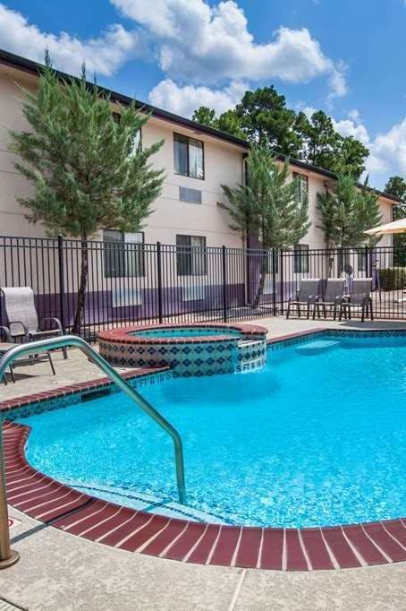 Hotel Super 8 Cleveland TX photo 5