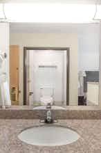 Hotel Super 8 Cleveland TX photo 4