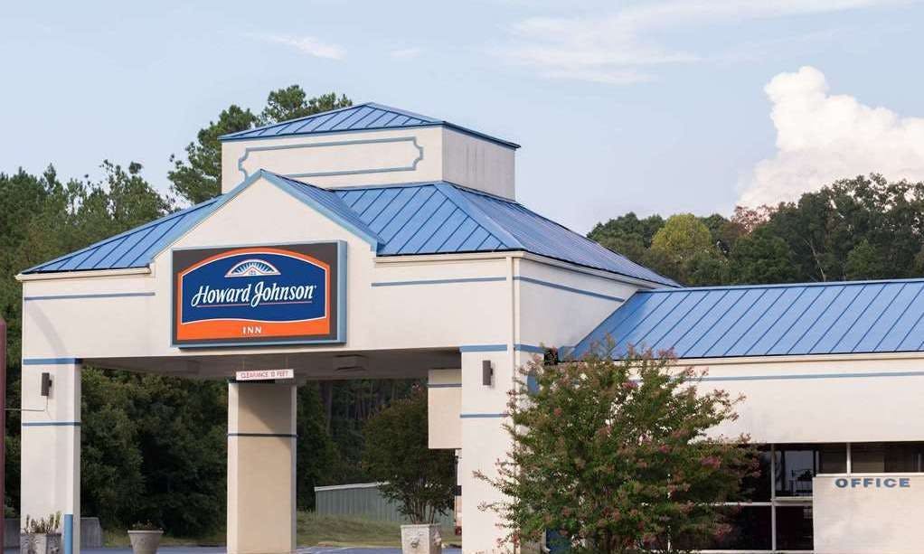 Howard Johnson by Wyndham Commerce GA