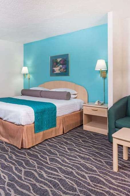 Hotel Howard Johnson by Wyndham Commerce GA photo 1