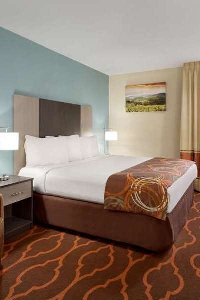 Hotel Baymont by Wyndham Grovetown Augusta photo 2