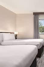 Hotel Ramada by Wyndham Cobham photo 3