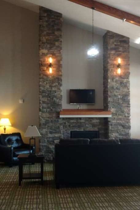 Hotel Baymont by Wyndham Oacoma photo 3