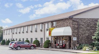 Super 8 by Wyndham Antigo