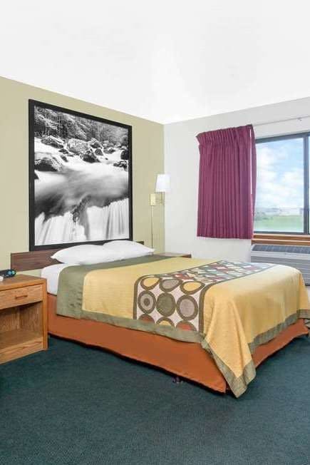 Hotel Super 8 by Wyndham Antigo photo 1