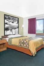 Hotel Super 8 by Wyndham Antigo photo 1