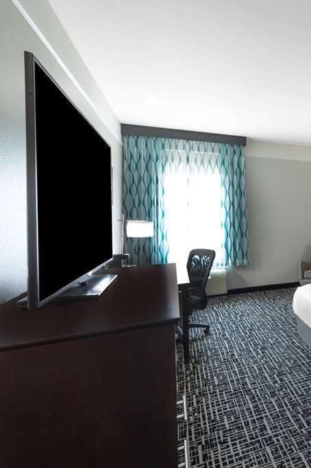 Hotel La Quinta Inn & Suites by Wyndham Port Lavaca photo 3