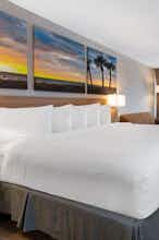 Hotel Days Inn by Wyndham Titusville Kennedy Space Center photo 1