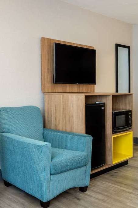 Hotel Days Inn by Wyndham Titusville Kennedy Space Center photo 3